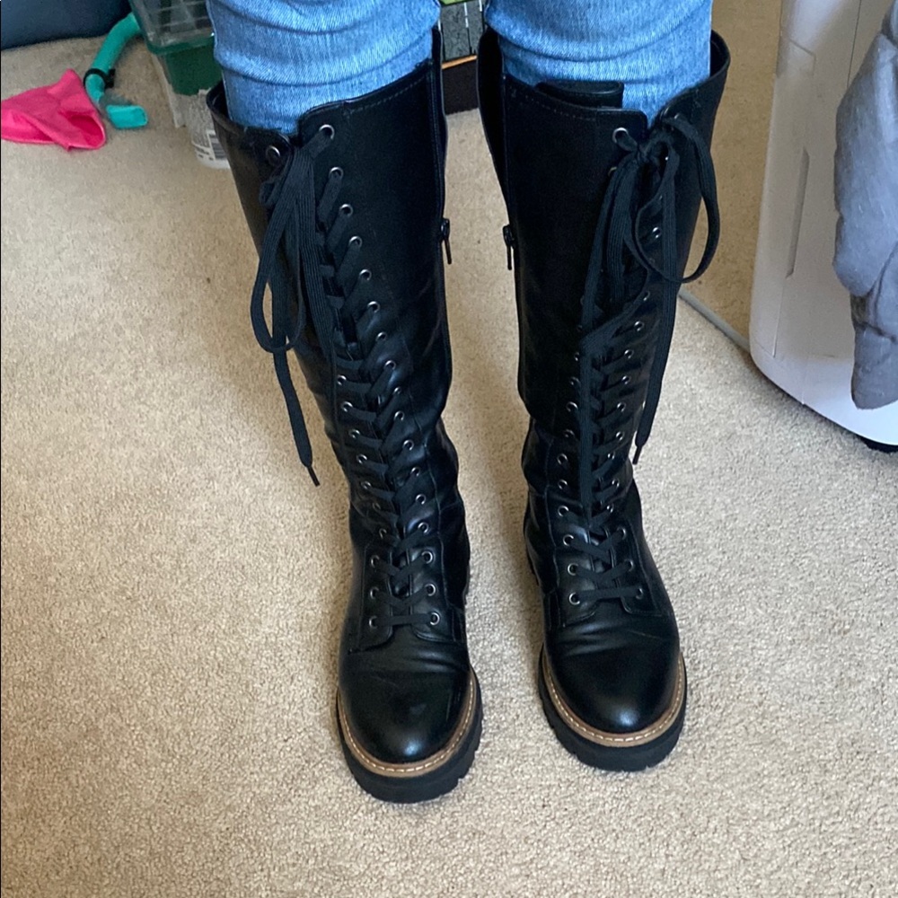 Black Lace-Up Boots with Sturdy Sole